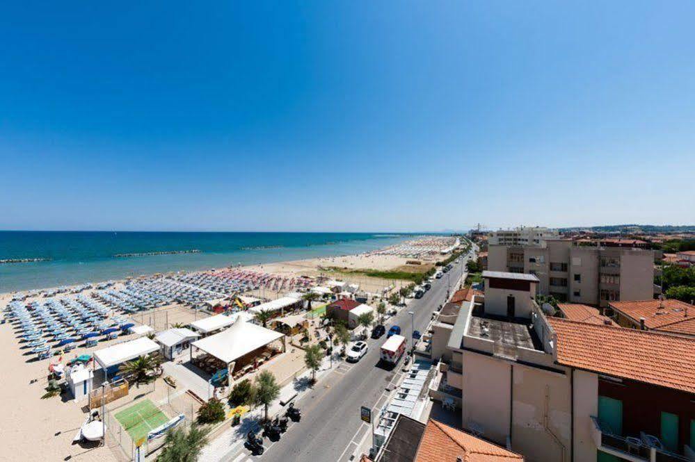 Hotel Sayonara Senigallia Exterior photo